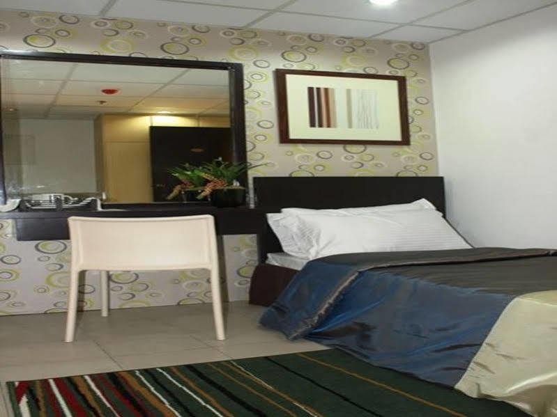 OYO 107 Orange Nest Hotel Manila Exterior foto